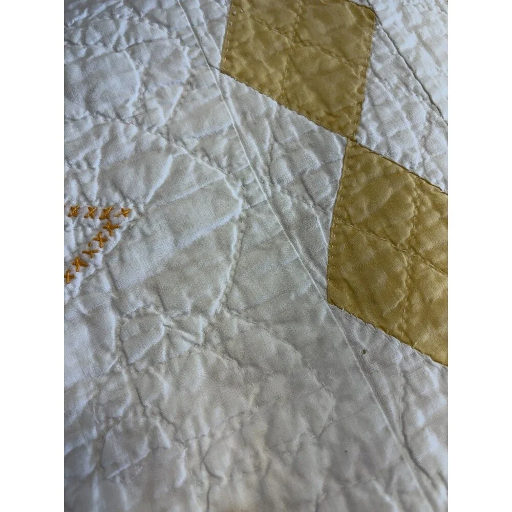 Vintage Hand Stitched Quilt Flower Star Design 68